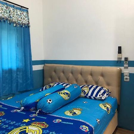 Penginapan Banyu Biruku Kotaanyar Exterior photo