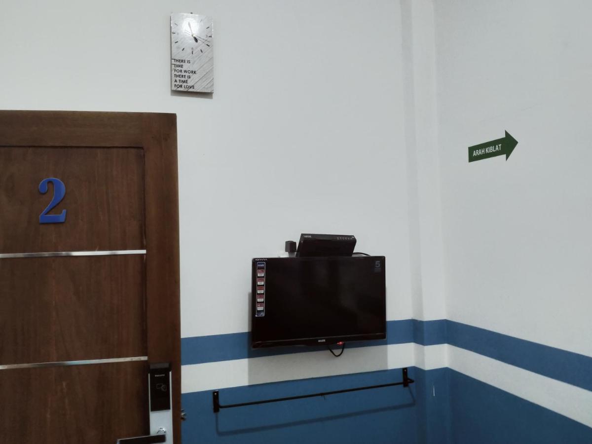 Penginapan Banyu Biruku Kotaanyar Exterior photo