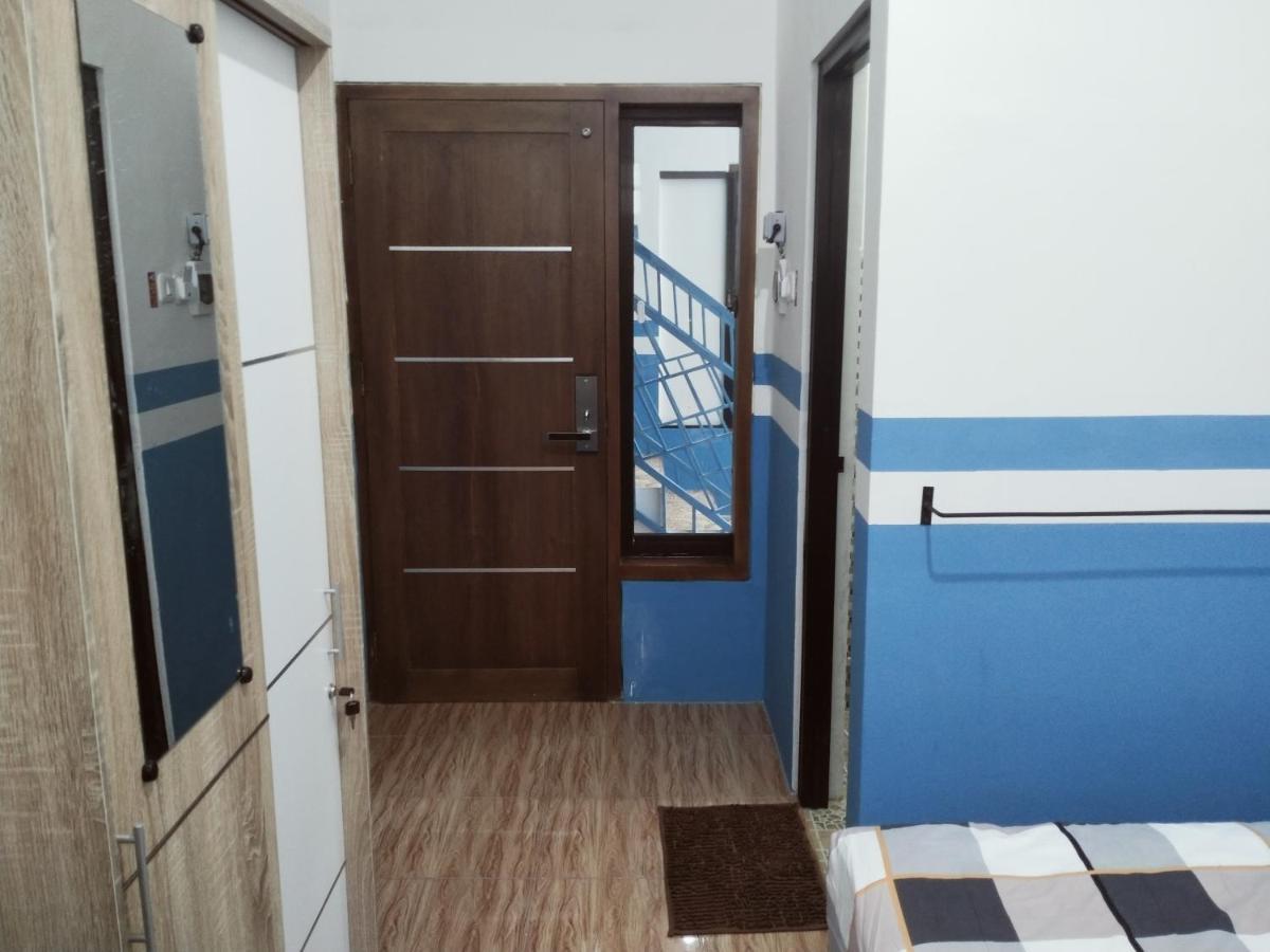 Penginapan Banyu Biruku Kotaanyar Exterior photo