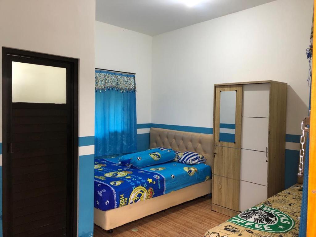 Penginapan Banyu Biruku Kotaanyar Exterior photo