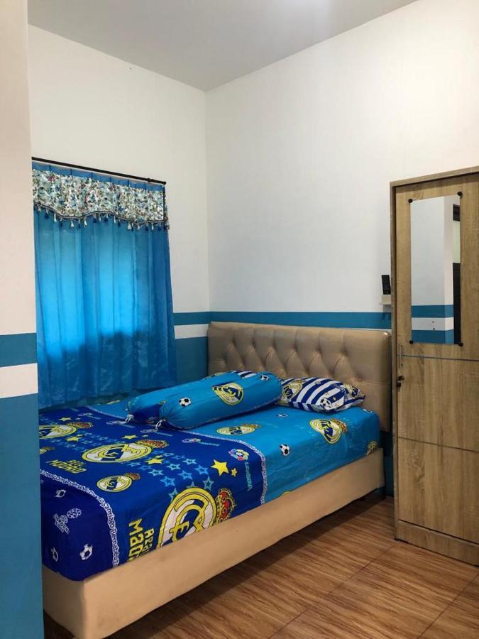 Penginapan Banyu Biruku Kotaanyar Exterior photo